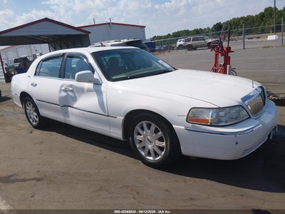 LINCOLN TOWN CAR 2009