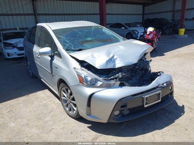 TOYOTA PRIUS V 2015