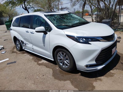 TOYOTA SIENNA 2024