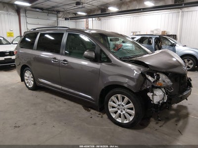 TOYOTA SIENNA 2015