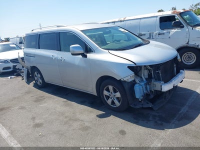 NISSAN QUEST 2017