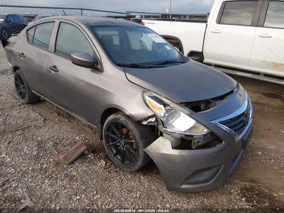 NISSAN VERSA 2016