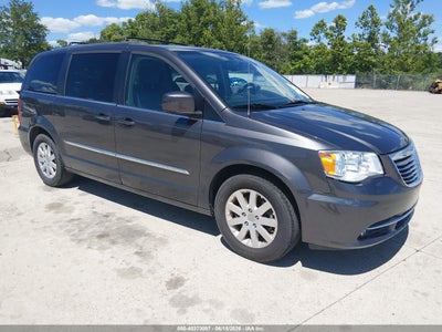 CHRYSLER TOWN & COUNTRY 2015