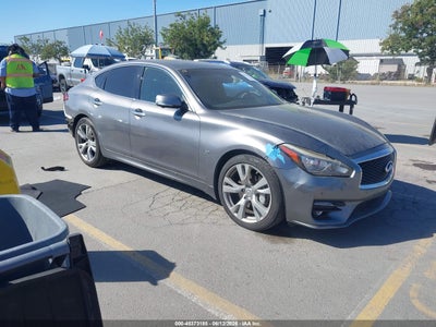 INFINITI Q70 2015