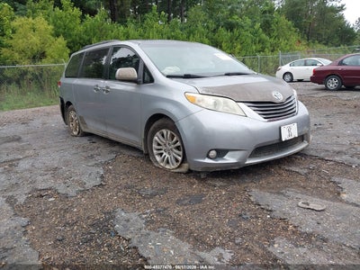 TOYOTA SIENNA 2012