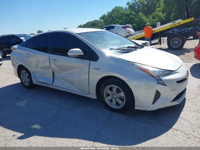 TOYOTA PRIUS 2016