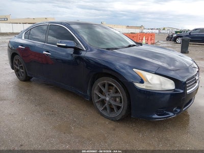 NISSAN MAXIMA 2010
