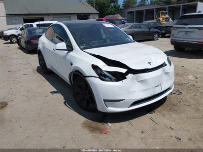 TESLA MODEL Y 2024