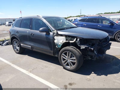 VOLKSWAGEN TOUAREG 2015