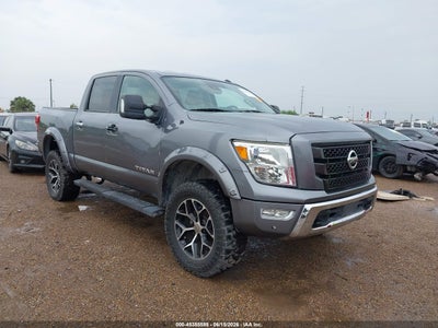 NISSAN TITAN 2021