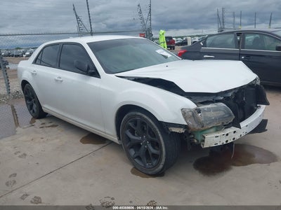 CHRYSLER 300 2023
