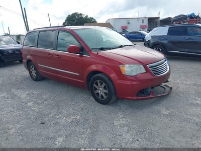 CHRYSLER TOWN & COUNTRY 2012