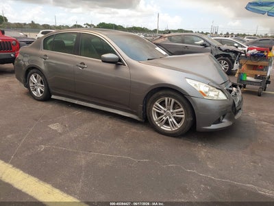 INFINITI G37 2013