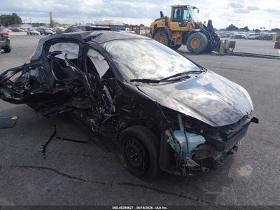 TOYOTA PRIUS C 2015
