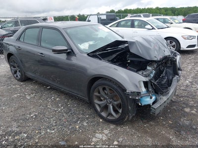 CHRYSLER 300 2023