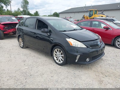 TOYOTA PRIUS V 2014