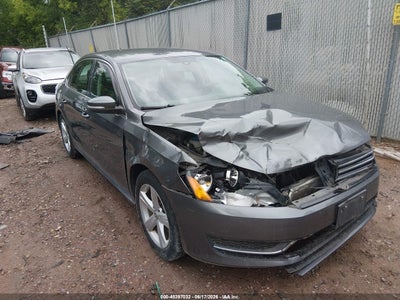 VOLKSWAGEN PASSAT 2013