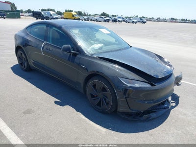 TESLA MODEL 3 2025