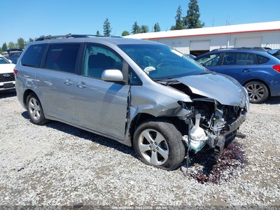 TOYOTA SIENNA 2017