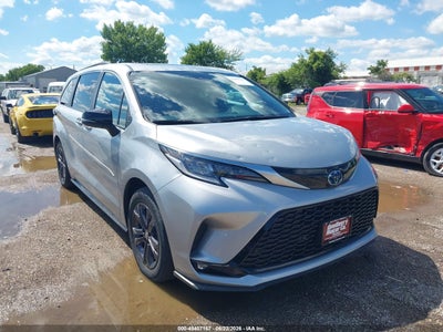 TOYOTA SIENNA 2024