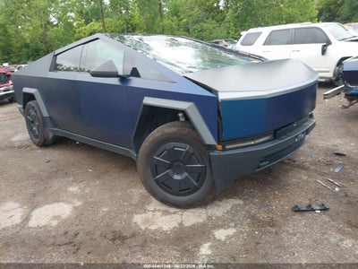 TESLA CYBERTRUCK 2024