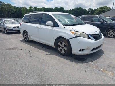 TOYOTA SIENNA 2011