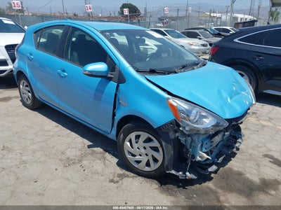 TOYOTA PRIUS C 2015