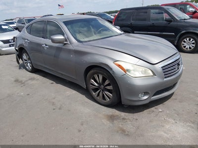 INFINITI M37 2013