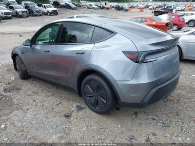 TESLA MODEL Y 2026