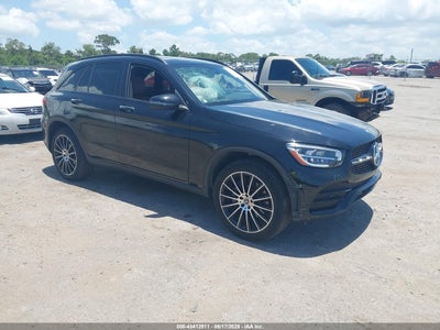 MERCEDES-BENZ GLC 300 2021