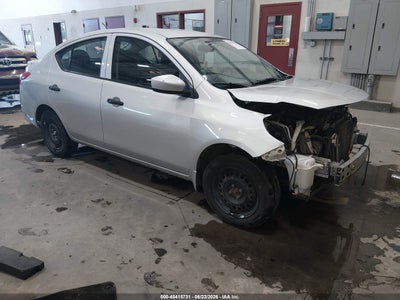 NISSAN VERSA 2016