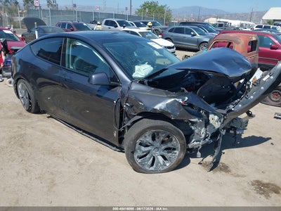 TESLA MODEL Y 2024