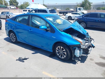 TOYOTA PRIUS 2021
