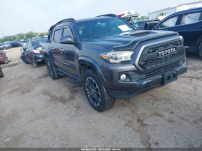TOYOTA TACOMA 2017