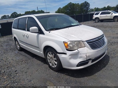 CHRYSLER TOWN & COUNTRY 2014