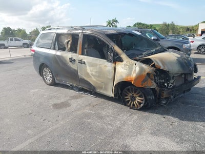 TOYOTA SIENNA 2014