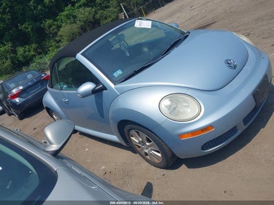 VOLKSWAGEN NEW BEETLE 2010