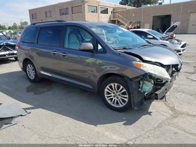 TOYOTA SIENNA 2014
