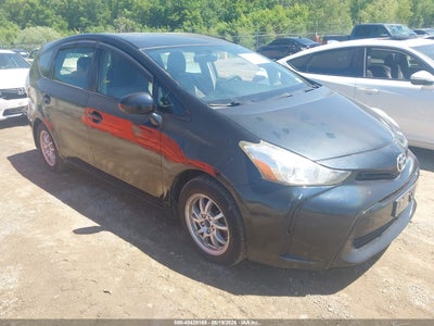 TOYOTA PRIUS V 2015