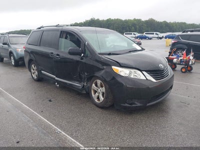 TOYOTA SIENNA 2013