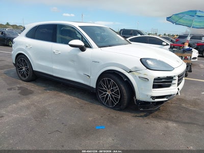 PORSCHE CAYENNE E-HYBRID 2024