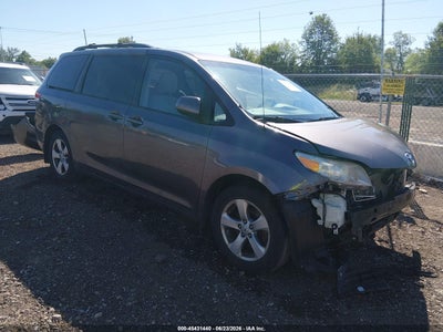 TOYOTA SIENNA 2013
