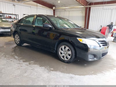 TOYOTA CAMRY 2011