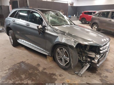 MERCEDES-BENZ GLC 300 2021