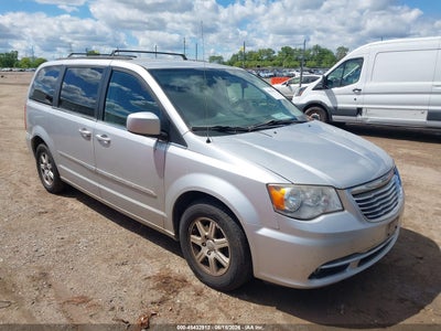 CHRYSLER TOWN & COUNTRY 2012