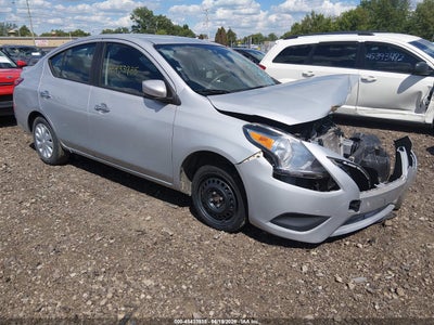 NISSAN VERSA 2017