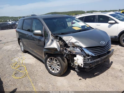 TOYOTA SIENNA 2011