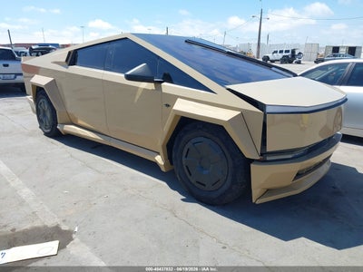 TESLA CYBERTRUCK 2025