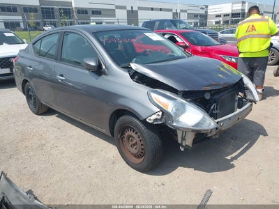 NISSAN VERSA 2017