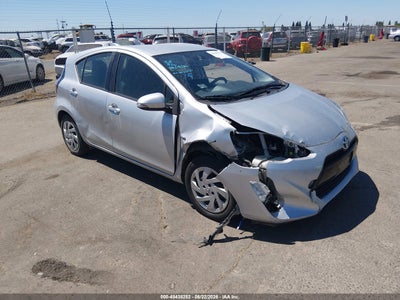 TOYOTA PRIUS C 2015